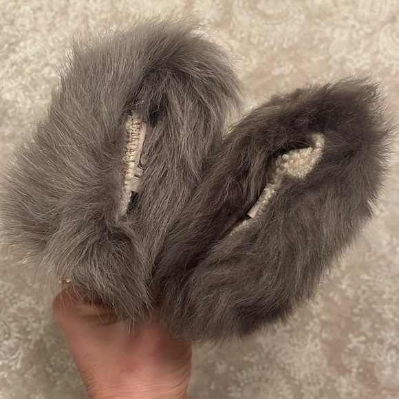 Brand New UGG Quilted All Weather Touchscreen Mittens Leather Palm Real Fur Cuff - Picture 9 of 16